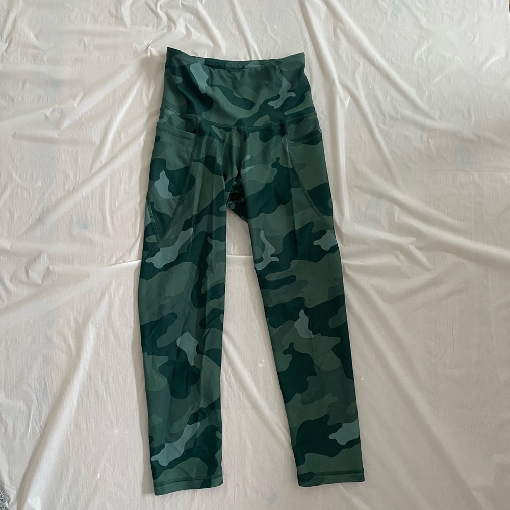 Green leggings